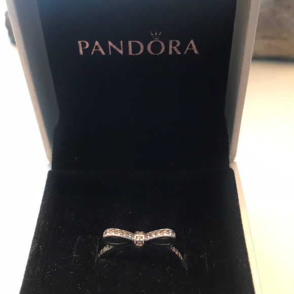 Pandora Classic Bow Ring - Picture 1 of 5